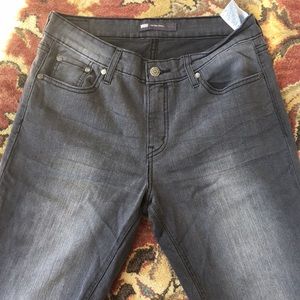 Levi’s Mid Rise Skinny Jeans